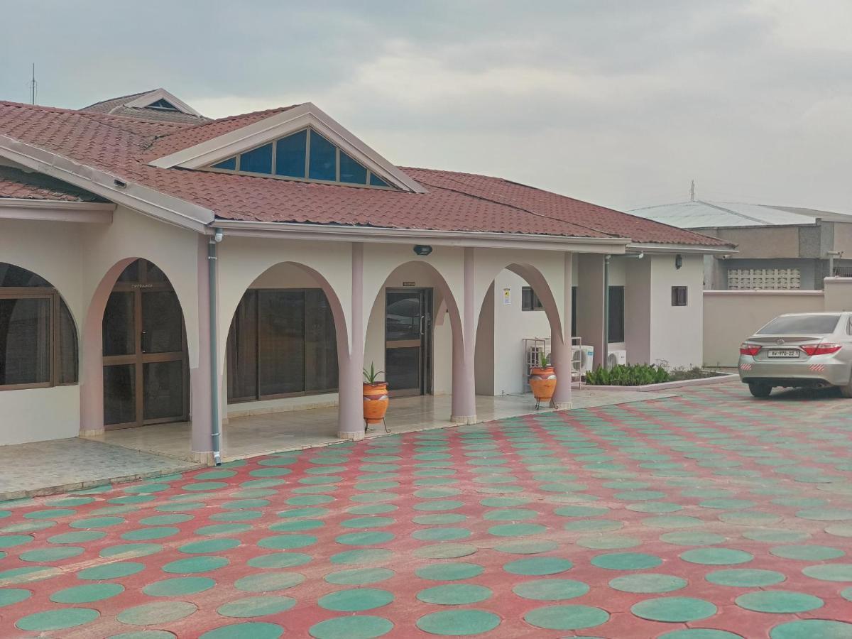 קומסי Prestige Guesthouse ,Ksi מראה חיצוני תמונה