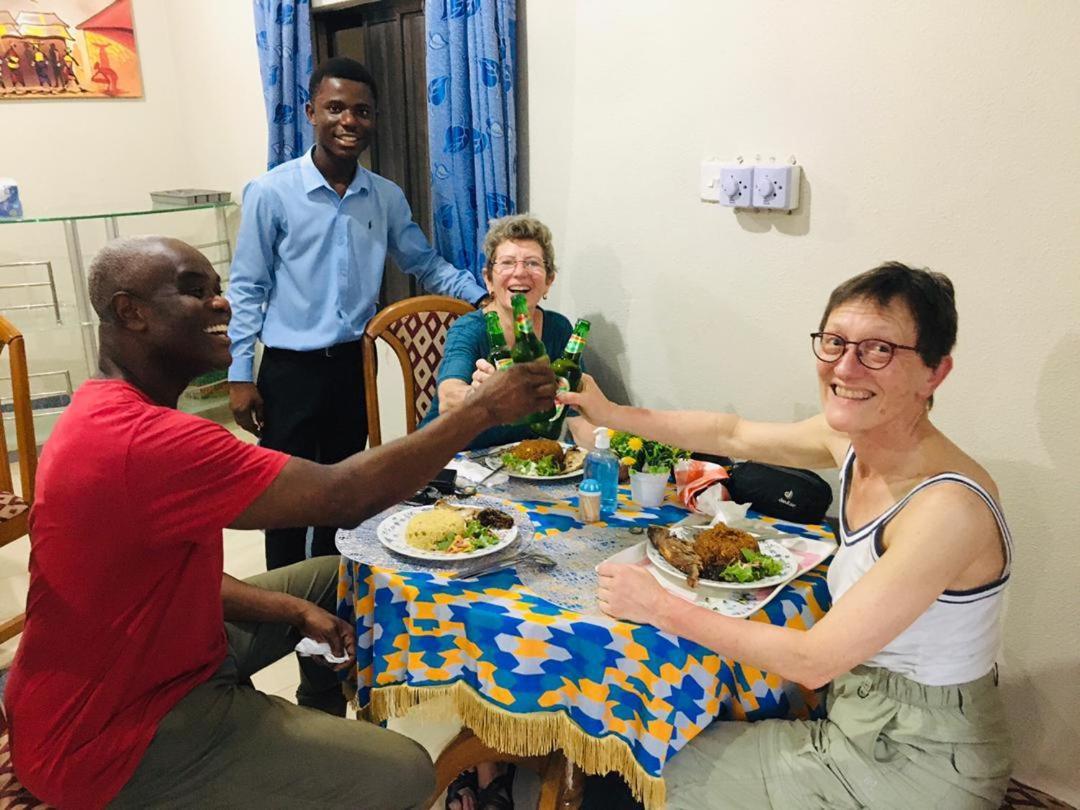 קומסי Prestige Guesthouse ,Ksi מראה חיצוני תמונה