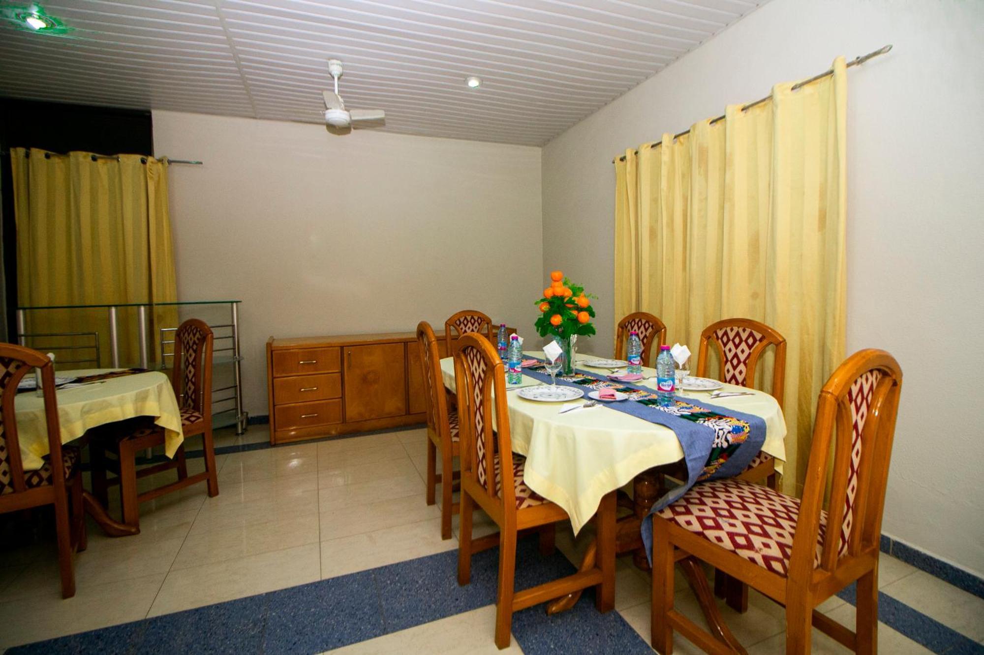 קומסי Prestige Guesthouse ,Ksi מראה חיצוני תמונה