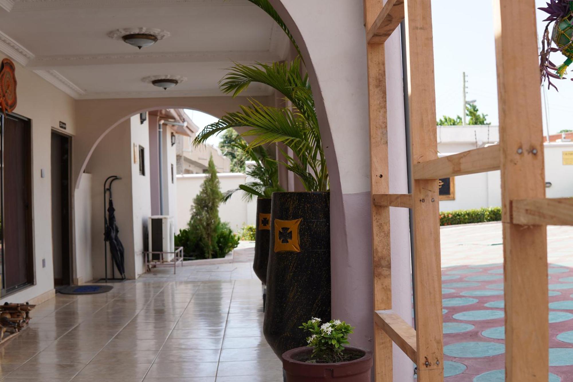 קומסי Prestige Guesthouse ,Ksi מראה חיצוני תמונה